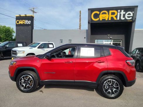 Used 2025 Jeep Compass Trailhawk AWD/4WD image 10