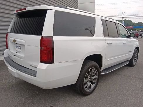 Used 2020 Chevrolet Suburban Premier RWD image 3