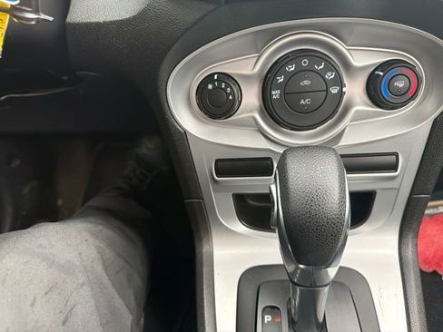 Used 2019 Ford Fiesta SE FWD image 14