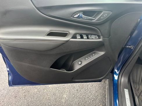 Used 2023 Chevrolet Equinox Premier image 12