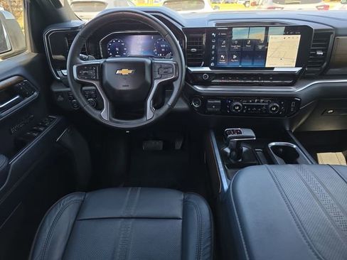 Used 2024 Chevrolet Silverado 1500 High Country w/ High Country Premium Package image 13