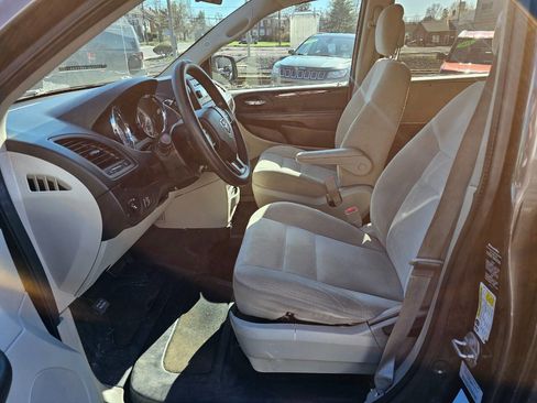 Used 2016 Dodge Grand Caravan SE w/ Quick Order Package 29E SE image 13