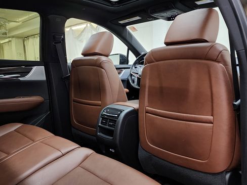 Used 2022 Cadillac XT5 Premium Luxury w/ Technology Package image 19