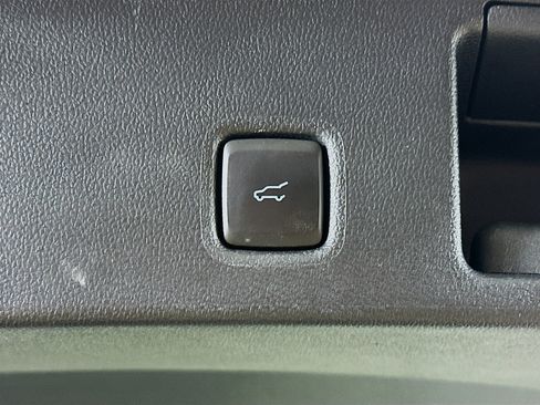 Used 2022 Ford Escape Titanium FWD image 30