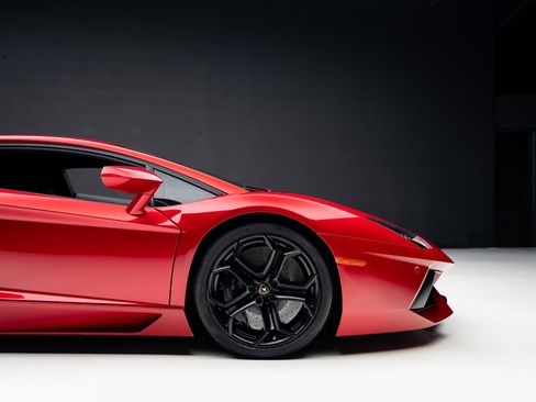 Used 2014 Lamborghini Aventador LP 700-4 image 37
