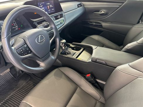 Used 2025 Lexus ES 300h w/ Premium Package FWD image 11