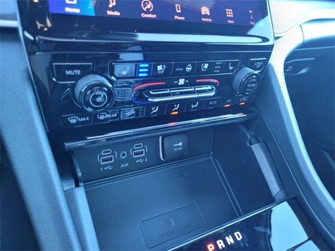 New 2025 Jeep Grand Cherokee Limited w/ Luxury Tech Group II image 26