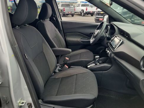 Used 2019 Nissan Kicks S FWD image 25