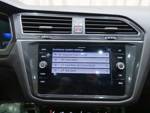 Used 2023 Volkswagen Tiguan SE R-Line FWD image 23