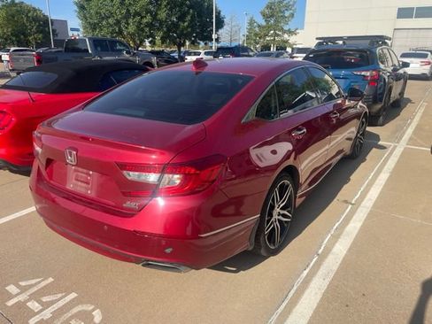 Used 2022 Honda Accord Touring image 3