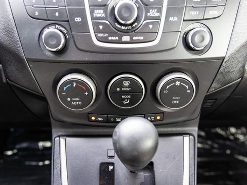 Used 2012 MAZDA MAZDA5 Sport image 22