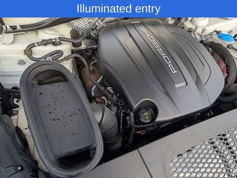 Used 2018 Porsche Macan image 23