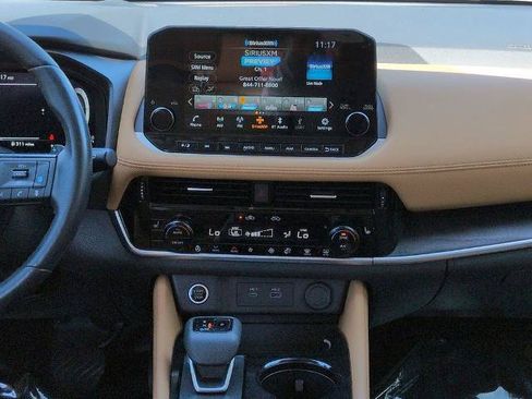 Certified 2023 Nissan Rogue Platinum w/ Platinum Premium Package AWD/4WD image 18