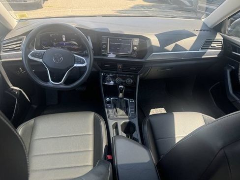 Used 2023 Volkswagen Jetta SE w/ Panoramic Sunroof Package FWD image 13