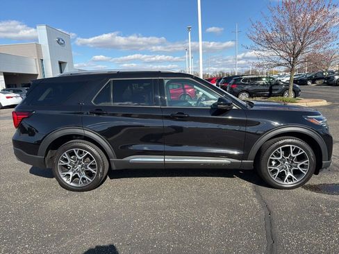 Used 2025 Ford Explorer Platinum w/ Ultimate Package image 2