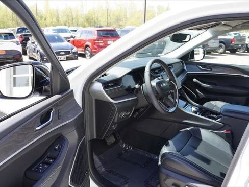 Certified 2023 Jeep Grand Cherokee L Limited AWD/4WD image 14