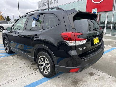 Used 2019 Subaru Forester Premium image 6