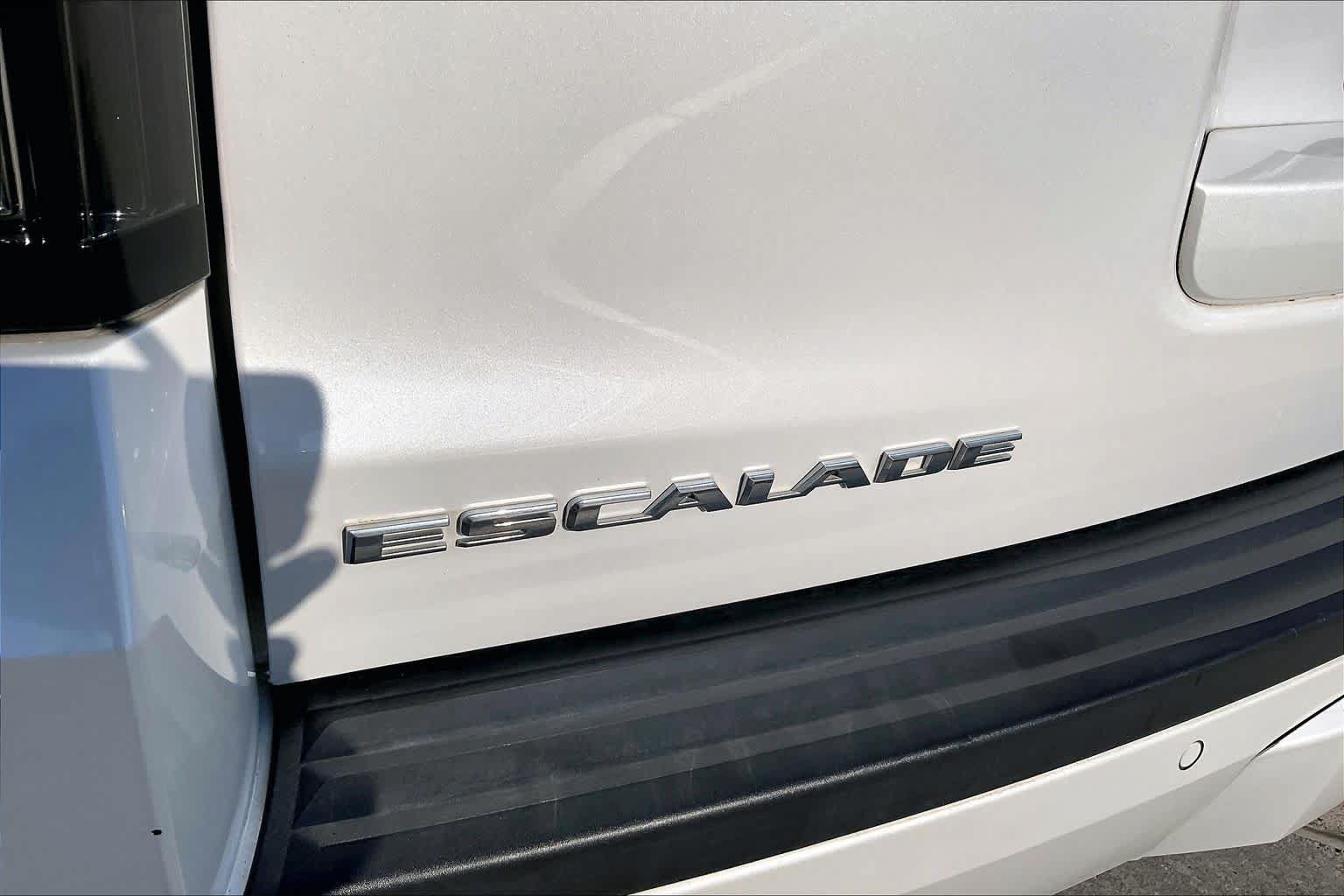 Used 2017 Cadillac Escalade Luxury RWD image 10