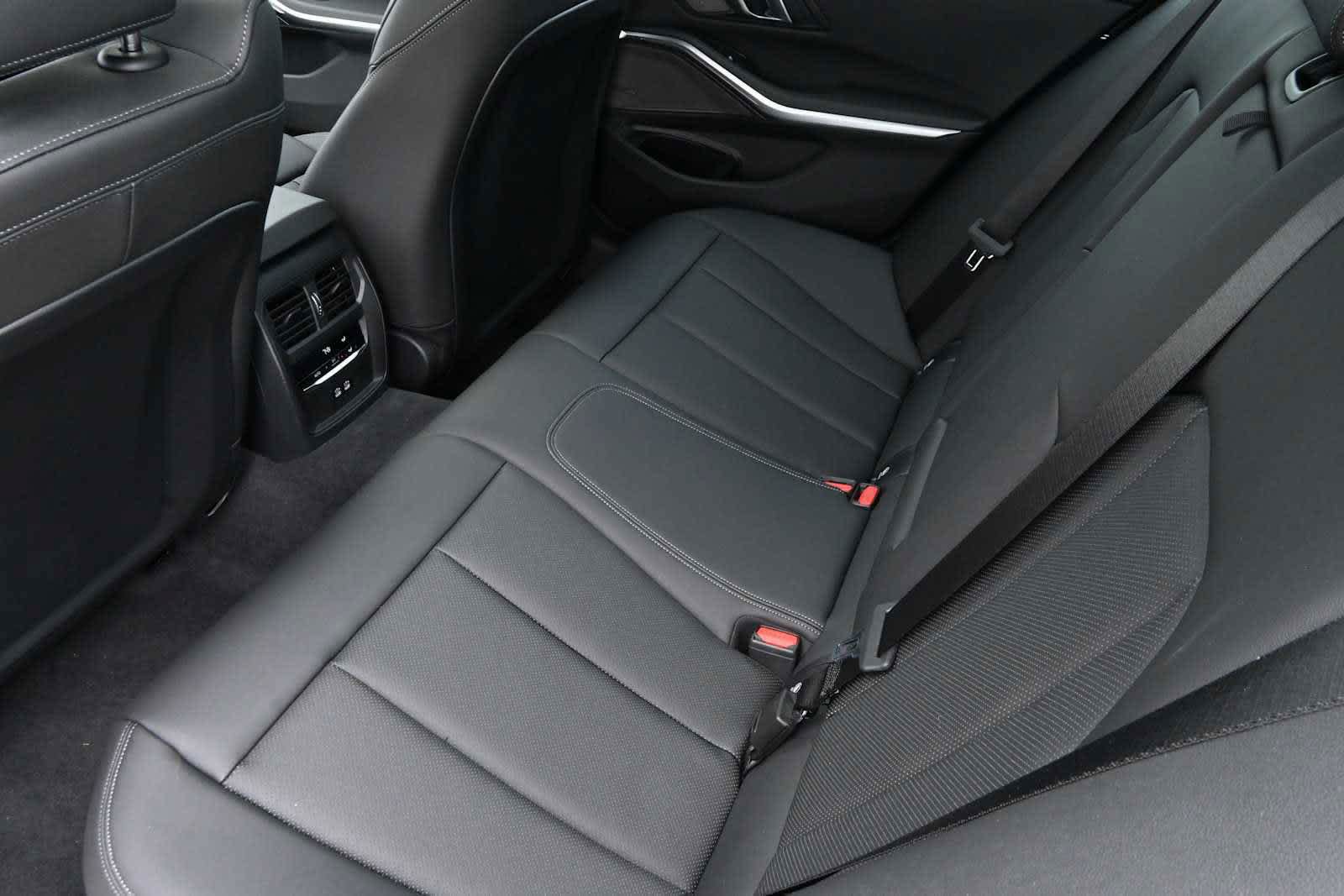 Used 2026 BMW 330i Sedan w/ Premium Package RWD image 23