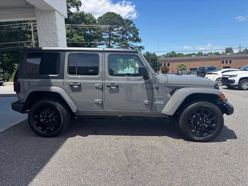 Used 2023 Jeep Wrangler Unlimited Sahara w/ Cold Weather Group AWD/4WD image 20