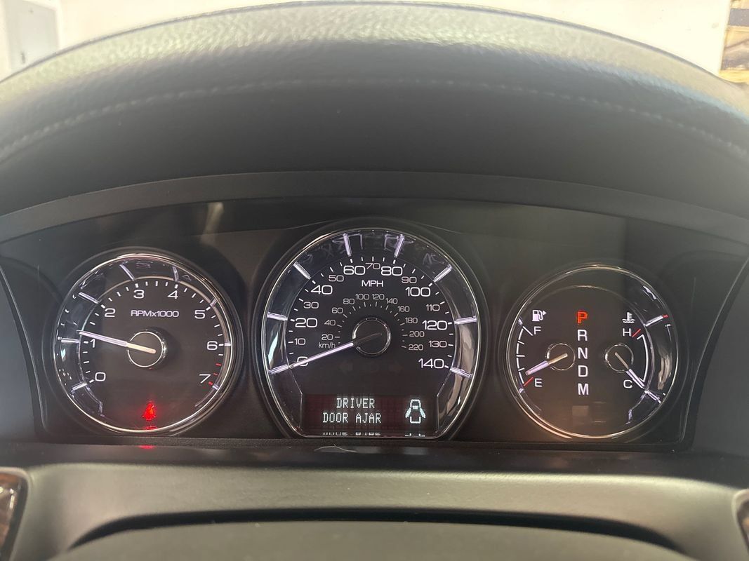 Used 2011 Lincoln MKS FWD image 13