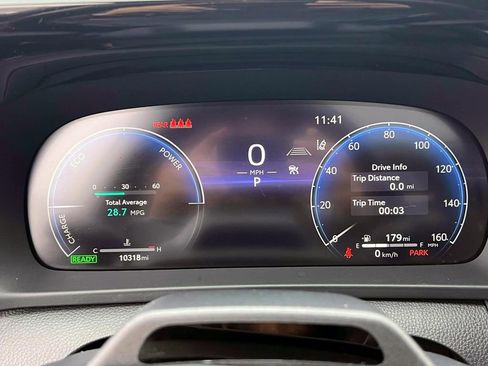 Used 2025 Toyota Crown Limited w/ Advanced Technology Package image 25