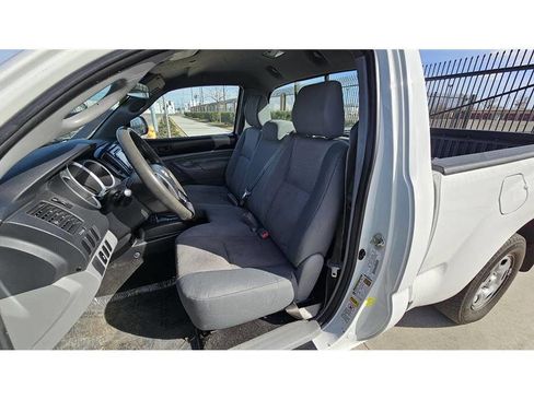 Used 2014 Toyota Tacoma 2WD Regular Cab image 10