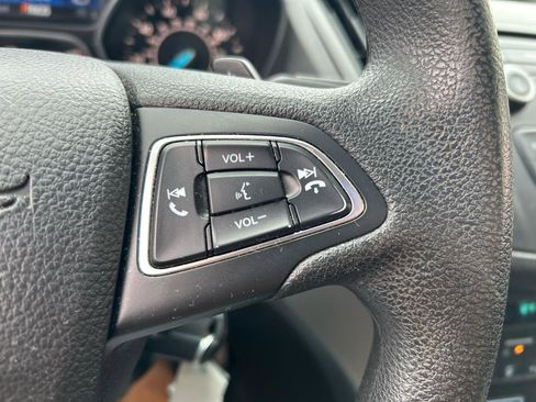 Used 2017 Ford Escape SE image 19