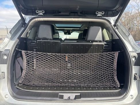 Used 2025 Toyota Highlander Platinum image 11