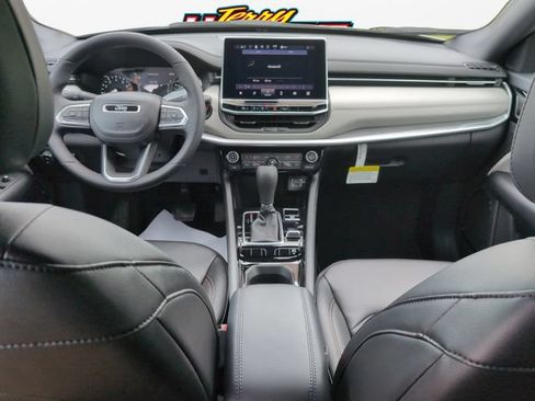 Used 2024 Jeep Compass Limited AWD/4WD image 11