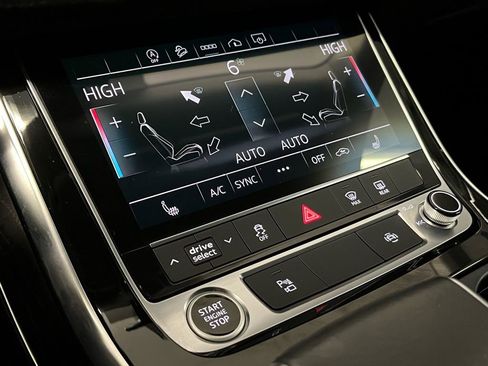 Used 2023 Audi Q8 Premium image 9