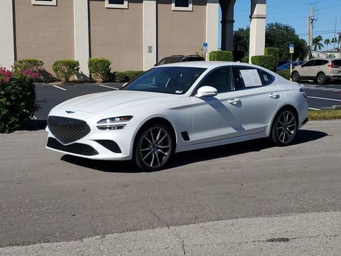 Used 2025 Genesis G70 2.5T image 8