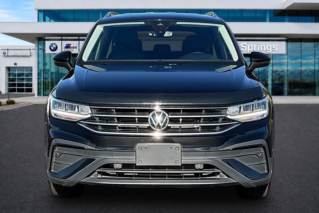 Used 2023 Volkswagen Tiguan SE AWD/4WD image 2