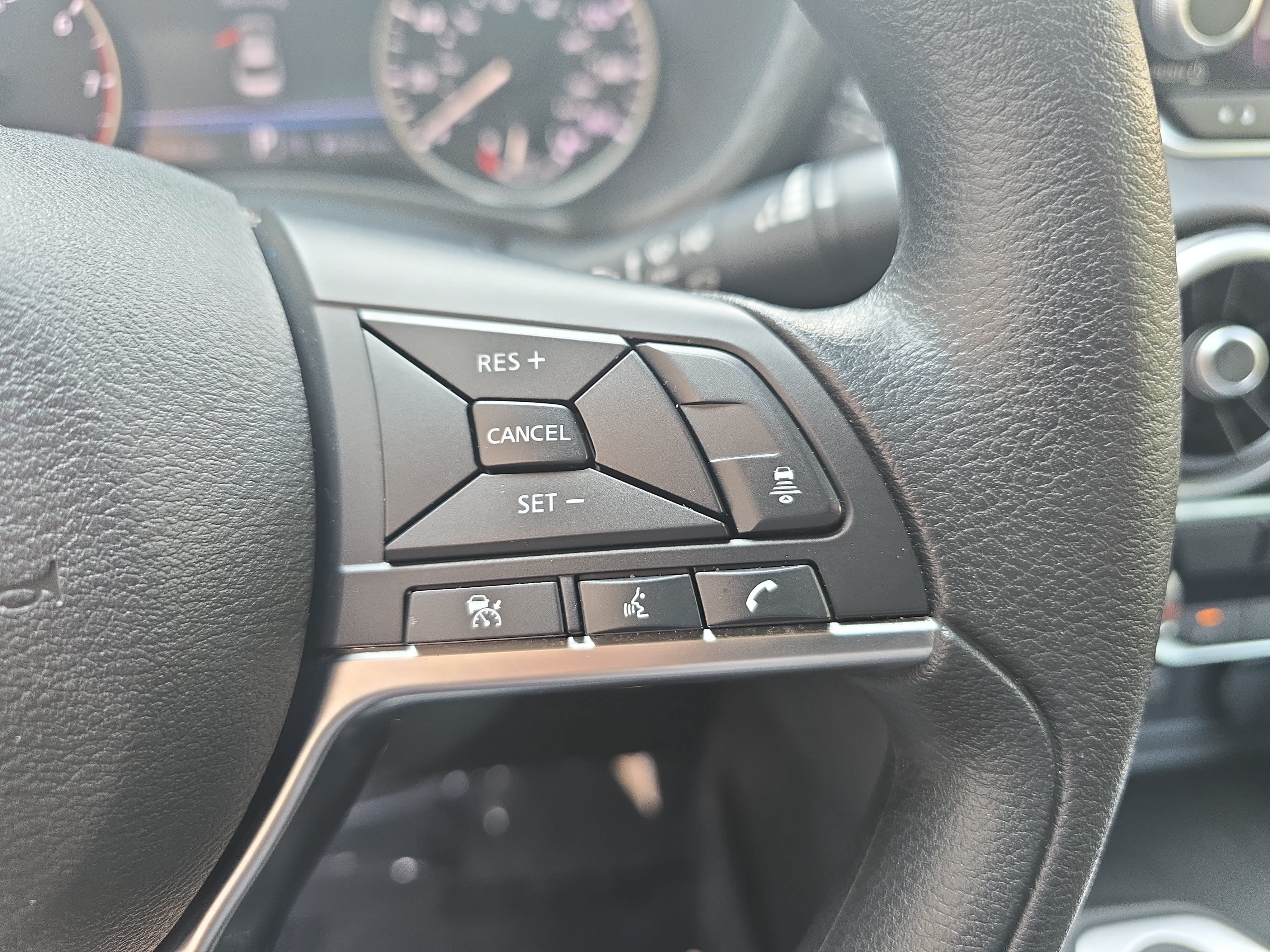 Used 2025 Nissan Sentra SV FWD image 17