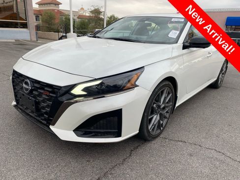 Used 2024 Nissan Altima 2.0 SR FWD image 1