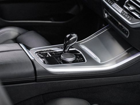 Used 2022 BMW X5 xDrive40i w/ Parking Assistance Package image 23