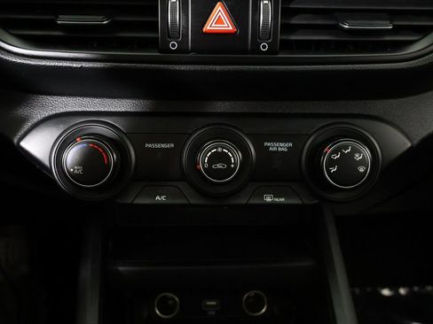 Used 2022 Kia Forte LXS w/ LXS Technology Package FWD image 42