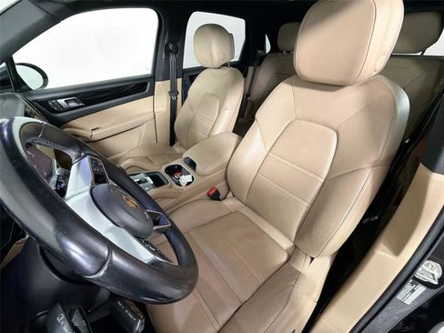 Certified 2022 Porsche Cayenne Coupe AWD/4WD image 4