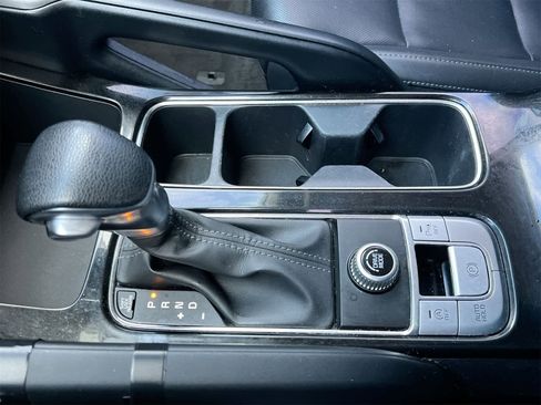 Used 2022 Kia Telluride LX image 32