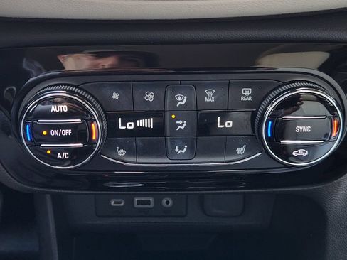 Used 2022 Buick Encore GX Essence w/ Advanced Technology Package FWD image 19