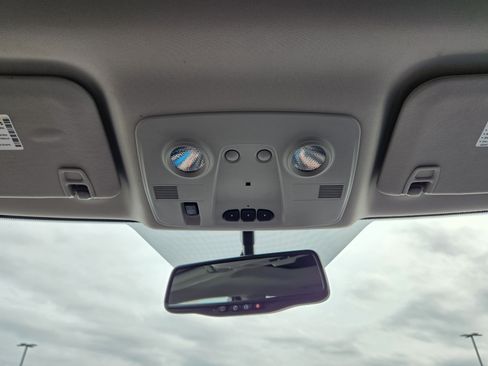 Used 2011 Buick Enclave CXL image 21