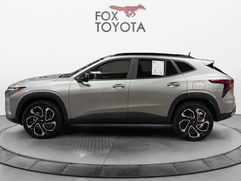 Used 2024 Chevrolet Trax RS w/ Sunroof Package image 2