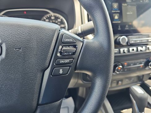 Used 2025 Nissan Frontier SV RWD image 15