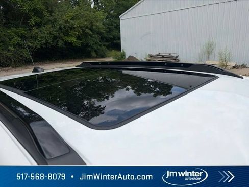 Used 2022 Chevrolet TrailBlazer ACTIV w/ Sun and Liftgate Package AWD/4WD image 12
