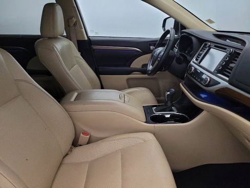 Used 2018 Toyota Highlander Limited Platinum image 21