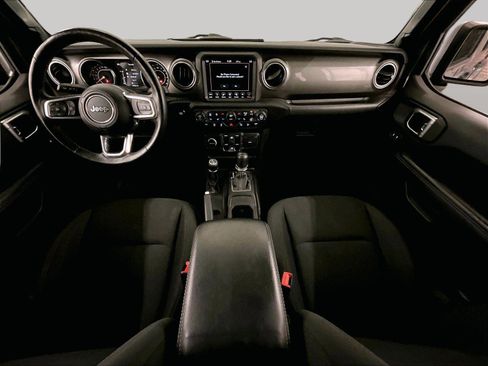 Used 2019 Jeep Wrangler Unlimited Sahara image 14