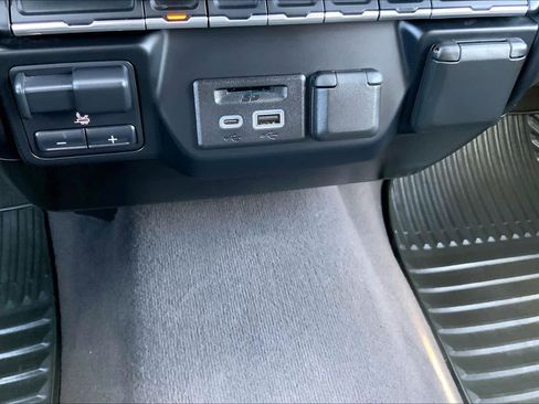 Used 2019 Chevrolet Silverado 1500 LTZ image 33