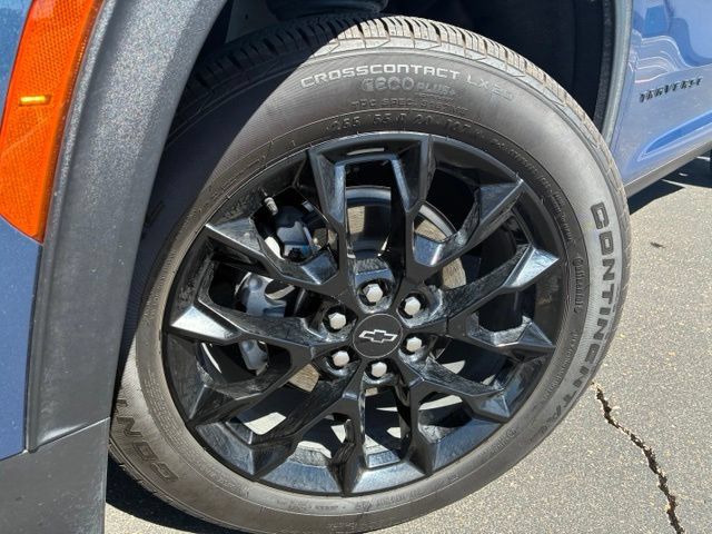 Used 2026 Chevrolet Traverse LT w/ Midnight/Sport Edition FWD image 10