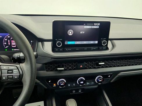 Used 2025 Honda Accord SE image 18