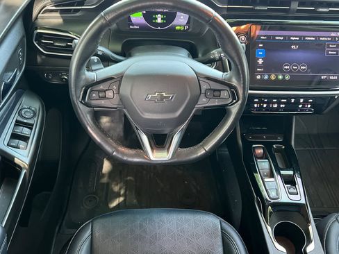 Used 2022 Chevrolet Bolt EUV LT w/ Convenience Package FWD image 16